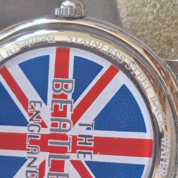 The Beatles Watch in wooden guitar case Apple Stainless Japan 9" Collectible - Picture 9 of 16
